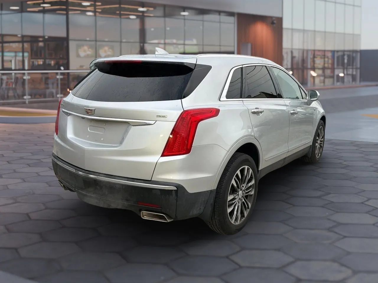 Used 2017 Cadillac XT5 Premium Luxury FWD image 11