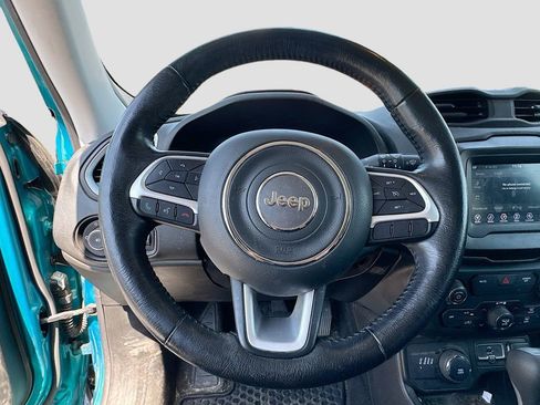 Used 2020 Jeep Renegade Latitude w/ Cold Weather Group AWD/4WD image 11