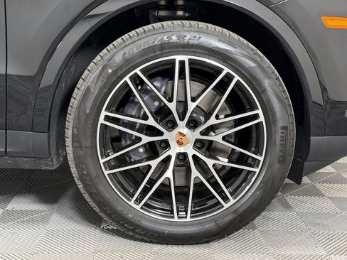 Used 2026 Porsche Cayenne AWD/4WD image 15