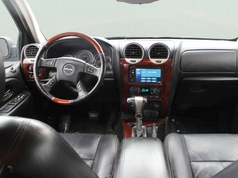 Used 2005 GMC Envoy Denali image 7