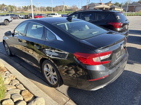 Used 2019 Honda Accord LX image 7