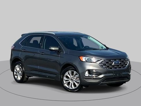 Used 2023 Ford Edge Titanium AWD/4WD image 2