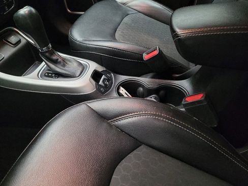 Used 2018 Jeep Compass Latitude w/ Popular Equipment Group image 26