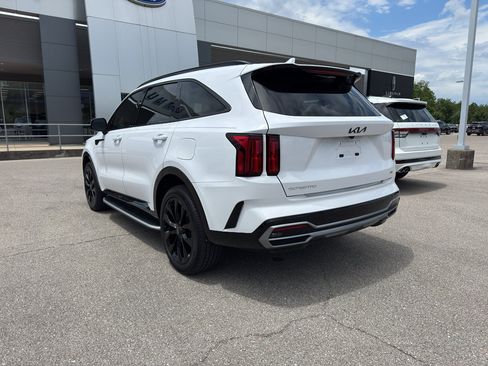 Used 2023 Kia Sorento SX AWD/4WD image 2