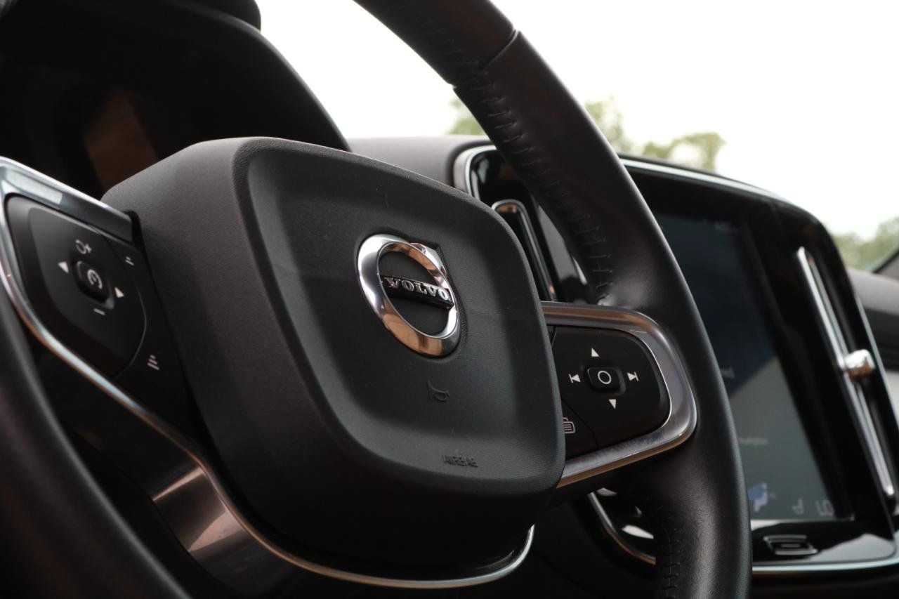 Used 2019 Volvo XC40 T5 Momentum AWD/4WD image 27