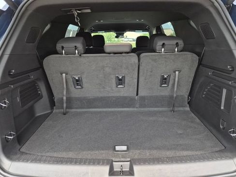Used 2024 Chevrolet Traverse LT FWD image 12