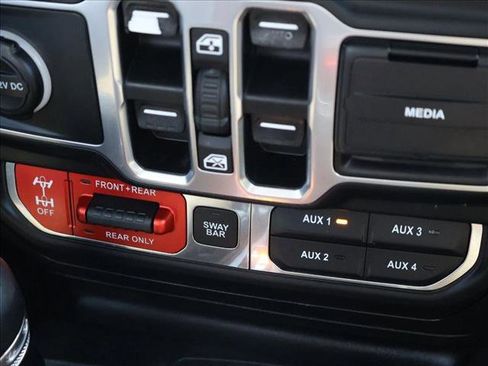 Used 2018 Jeep Wrangler Unlimited Rubicon image 18