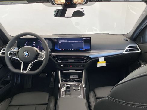 Used 2025 BMW 330i xDrive Sedan w/ M Sport Package image 15