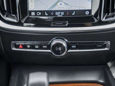 Used 2024 Volvo S60 B5 Plus image 23