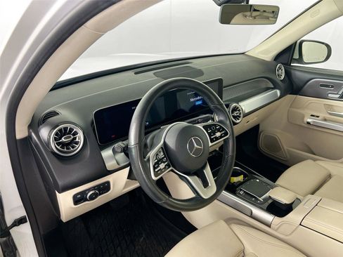 Certified 2021 Mercedes-Benz GLB 250 4MATIC image 10