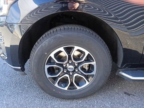 Used 2023 Ford Expedition Max XLT image 10