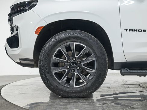 Used 2023 Chevrolet Tahoe Z71 w/ Luxury Package AWD/4WD image 3