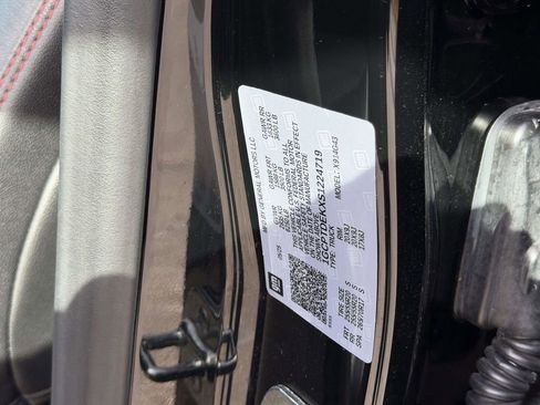 Used 2025 Chevrolet Colorado Z71 w/ Technology Package image 27