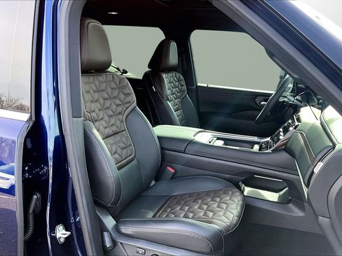 Used 2025 Nissan Armada Platinum Reserve AWD/4WD image 6