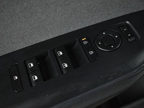 Used 2025 Kia K4 EX image 13