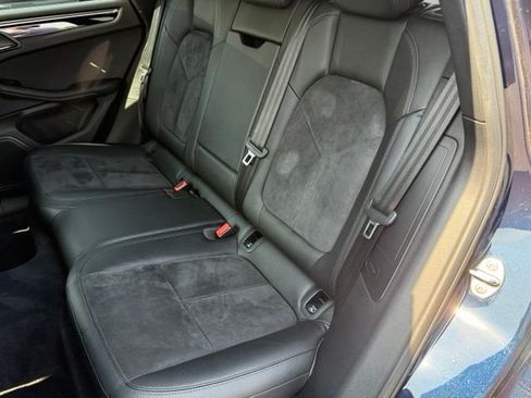 Used 2020 Porsche Macan AWD/4WD image 23
