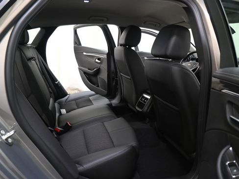 Used 2018 Chevrolet Impala LT FWD image 12