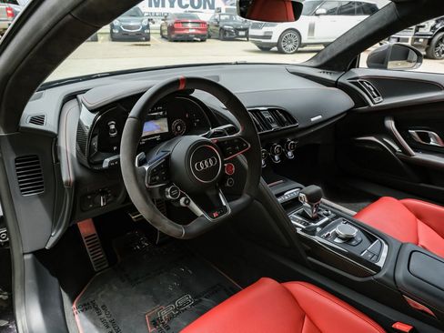 Used 2021 Audi R8 V10 RWD image 2