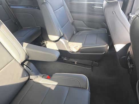 New 2025 Chevrolet Suburban Premier AWD/4WD image 25