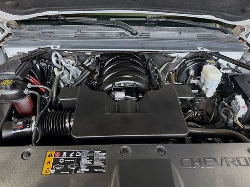 Used 2019 Chevrolet Suburban Premier AWD/4WD image 32