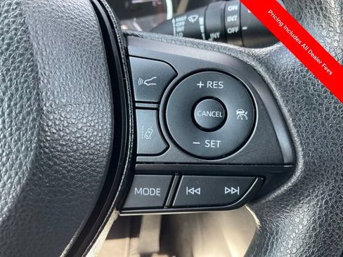 Used 2025 Toyota RAV4 XLE FWD image 9