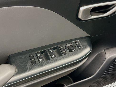 Used 2025 Kia K4 LXS image 15