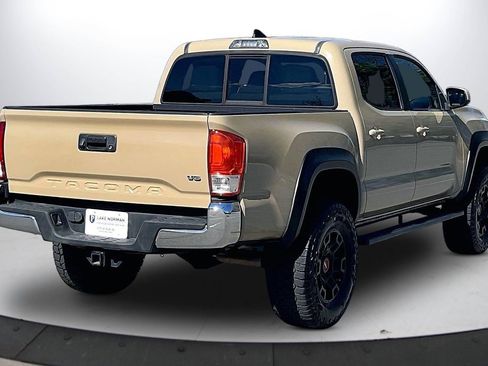 Used 2017 Toyota Tacoma SR5 w/ Tow Package image 9