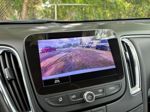 Used 2024 Chevrolet Malibu LT image 17