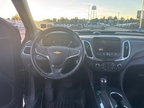 Used 2018 Chevrolet Equinox LT w/ Sun & Infotainment Package FWD image 17