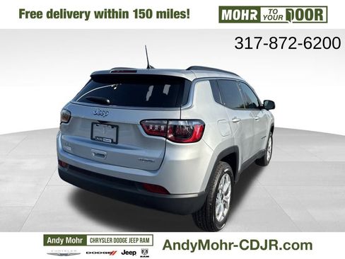 New 2025 Jeep Compass Latitude w/ Sun & Sound Group image 8