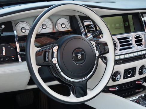 Certified 2017 Rolls-Royce Dawn image 17