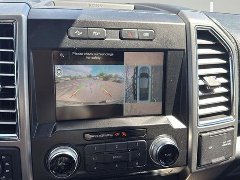 Used 2015 Ford F150 Platinum w/ Equipment Group 701A Luxury AWD/4WD image 22