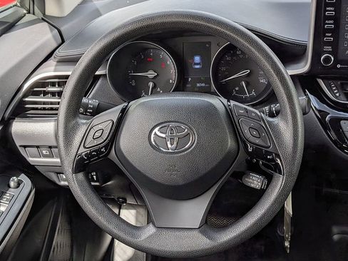 Used 2020 Toyota C-HR LE image 22