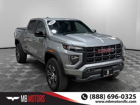 Used 2025 GMC Canyon AT4 image 1