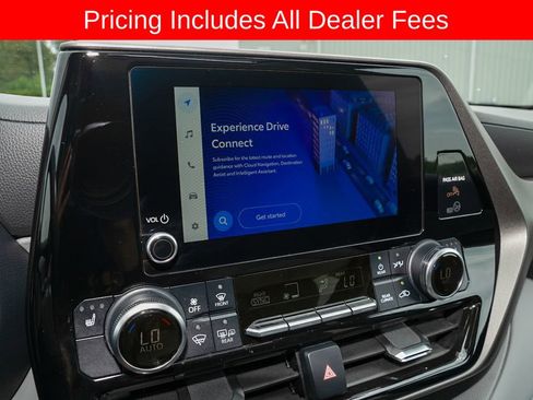 Certified 2024 Toyota Highlander XLE AWD/4WD image 15