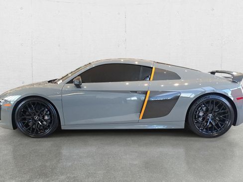 Used 2017 Audi R8 V10 plus w/ Full Leather Package AWD/4WD image 8