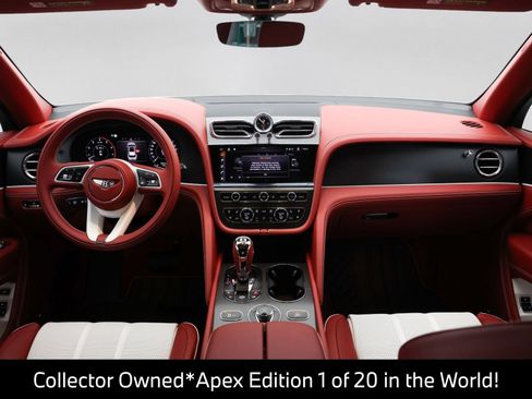 Used 2025 Bentley Bentayga AWD/4WD image 5