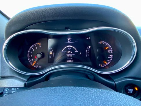 Used 2015 Jeep Grand Cherokee Altitude image 40