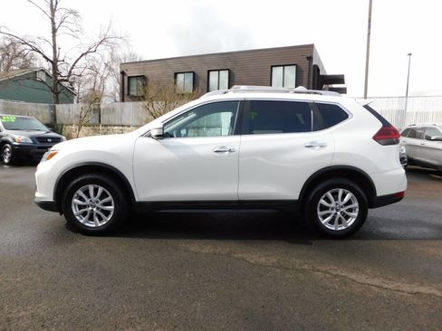 Used 2018 Nissan Rogue SV image 25