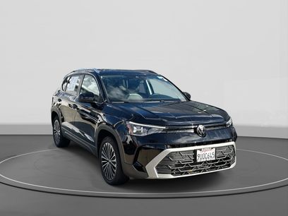 Certified 2025 Volkswagen Taos SE w/ Panoramic Sunroof Package