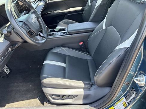 Used 2025 Toyota Camry SE FWD image 19