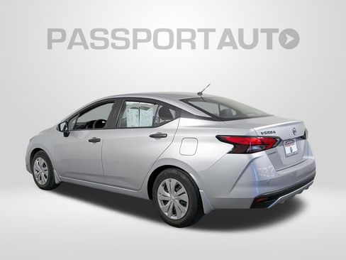 Used 2020 Nissan Versa S FWD image 3