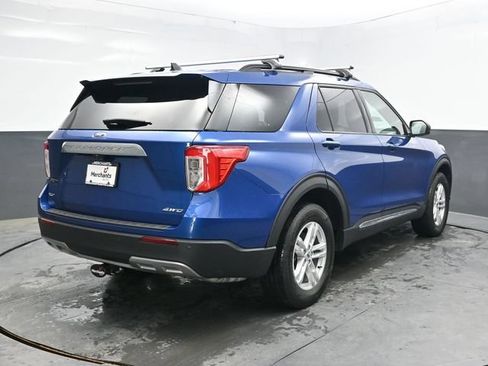 Used 2022 Ford Explorer XLT w/ Equipment Group 202A AWD/4WD image 6