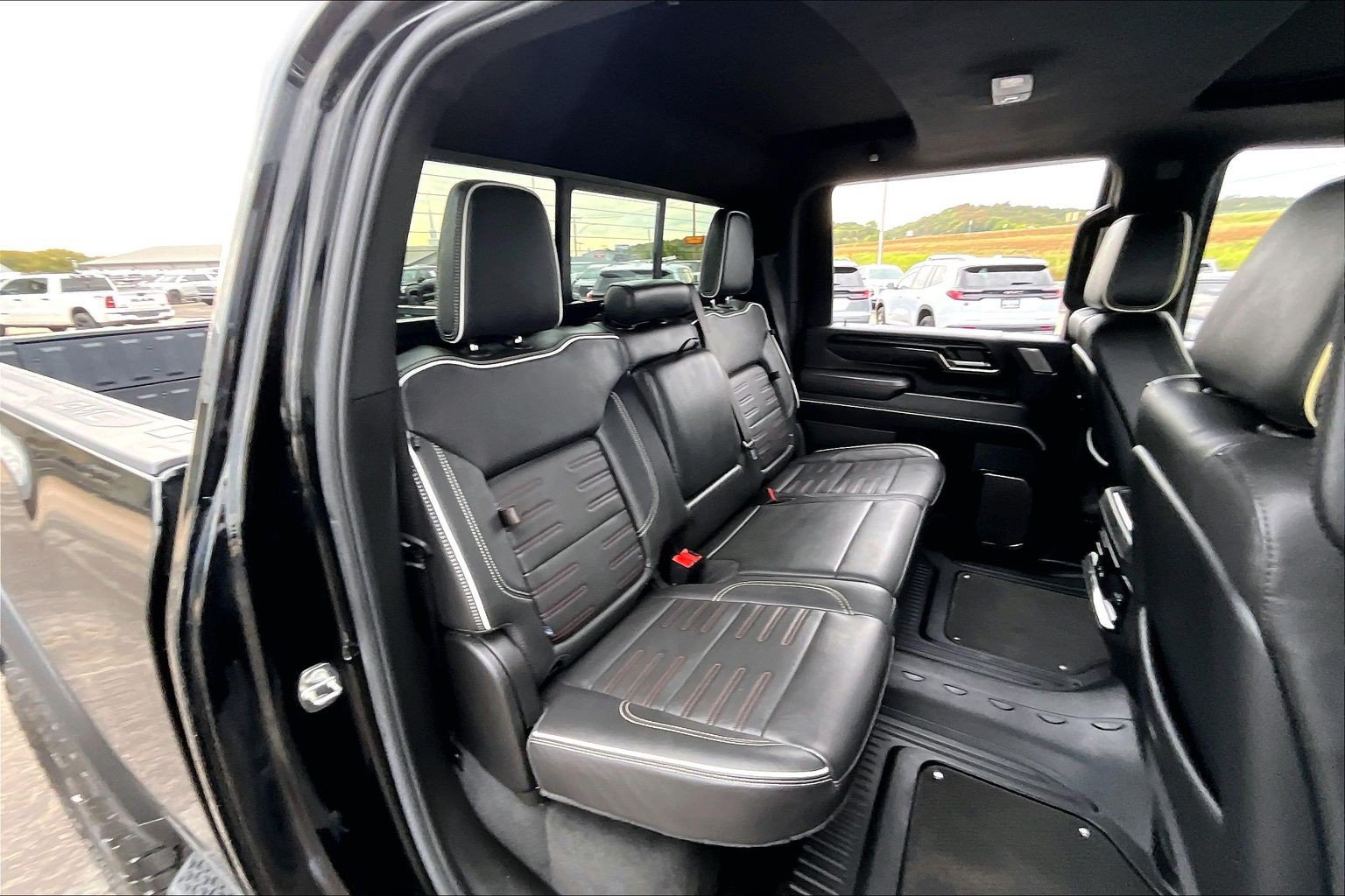 Used 2024 GMC Sierra 2500 AT4X AWD/4WD image 29