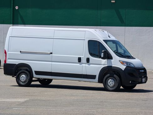 Used 2026 RAM ProMaster 2500 w/ Convenience Group FWD image 1