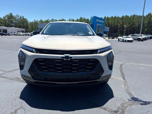 New 2026 Chevrolet Trax ACTIV w/ Sunroof Package FWD image 8