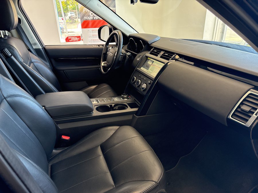 Used 2019 Land Rover Discovery SE AWD/4WD image 17