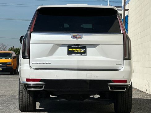 Certified 2023 Cadillac Escalade Premium Luxury w/ Performance Package image 5