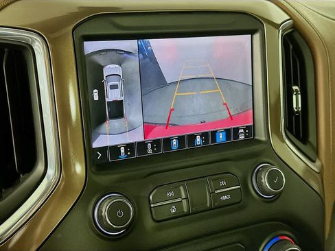 Used 2021 Chevrolet Silverado 1500 High Country w/ Technology Package image 29