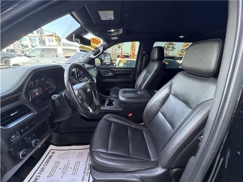 Used 2021 Chevrolet Suburban LT RWD image 17